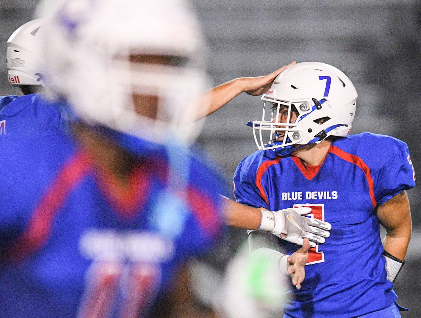 090921-qc-spt-central-football-016